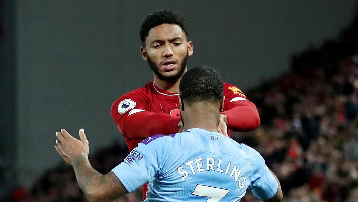 Joe Gomez sempat mengalami masa sulit usai cekcok dengan Rahem Sterling (Foto: Action Images via Reuters/Carl Recine)