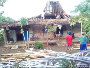 3 Desa di Kudus Diterjang Angin Kencang, Puluhan Rumah Rusak