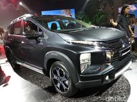 Mitsubishi Xpander Cross. 