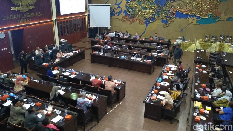 Baleg DPR Diminta Prioritaskan RUU P-KS Dibandingkan RUU KUHP Baleg DPR Diminta Prioritaskan RUU P-KS Dibandingkan RUU KUHP