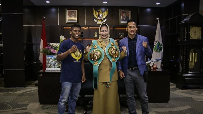 Daud Yordan dan Ongen Saknosiwi tampil di Batu Malang akhir pekan ini berebut gelar juara dunia (dok.Mahkota Promotion) Daud Yordan dan Ongen Saknosiwi tampil di Batu Malang akhir pekan ini berebut gelar juara dunia (dok.Mahkota Promotion)