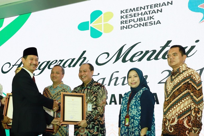 Klinik Kesehatan Milik KAI Raih Penghargaan dari Kemenkes Klinik Kesehatan Milik KAI Raih Penghargaan dari Kemenkes