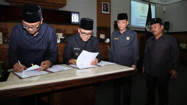 KUA-PPAS APBD Banyuwangi 2020 Disepakati, Bupati Anas: Alhamdulillah KUA-PPAS APBD Banyuwangi 2020 Disepakati, Bupati Anas: Alhamdulillah