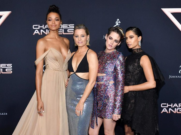LOS ANGELES, CALIFORNIA - NOVEMBER 11: (L-R) Ella Balinska, Elizabeth Banks, Kristen Stewart, and Naomi Scott attend the premiere of Columbia Pictures 