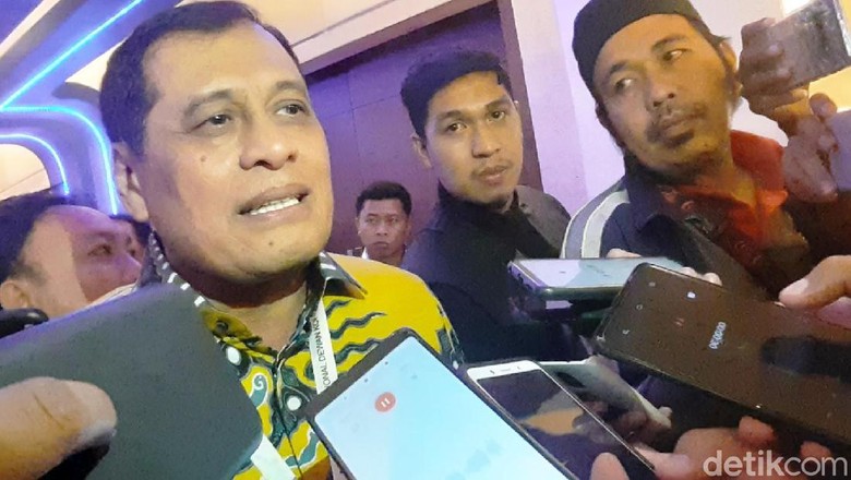 Jelang Munas Golkar, Nurdin Halid: Saling Sikut Normal dalam Parpol Jelang Munas Golkar, Nurdin Halid: Saling Sikut Normal dalam Parpol