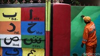 Mural ini juga untuk menambah pengetahuan bagi warga sekitar.