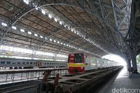 Atap peron di Stasiun Tanjung Priuk (Syanti/detikcom)