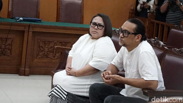 Jan Sambiran dan Nunung Foto: Palevi S/detikFoto Jan Sambiran dan Nunung Foto: Palevi S/detikFoto