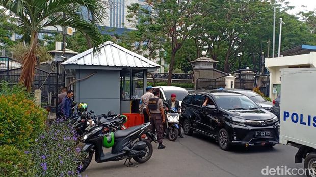 Pasca Ledakan Bom di Polrestabes Medan, Akses Masuk Polda Metro Diperketat