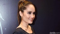 Wah, sudah nggak sabar ya lihat penampilan Cinta di film itu? Pool/Noel/detikFoto.