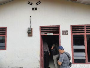 Video Penggeledahan Rumah Terduga Pelaku Bom Bunuh Diri di  Medan