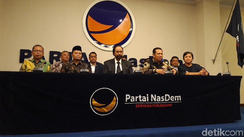 Ketua MPR: Surya Paloh Sampaikan soal Amandemen UUD 1945 Menyeluruh Ketua MPR: Surya Paloh Sampaikan soal Amandemen UUD 1945 Menyeluruh