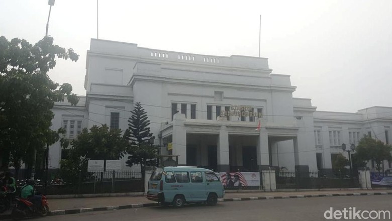 Stasiun Tanjung Priok (Syanti Mustika/detikcom) Stasiun Tanjung Priok (Syanti Mustika/detikcom)
