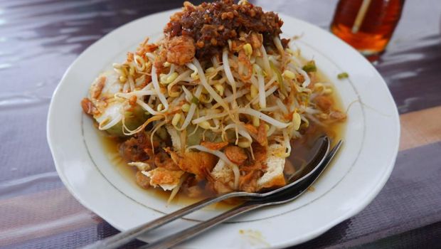 lontong balap