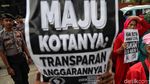 Aksi Tolak Anggaran Lem Aibon di DPRD DKI Jakarta