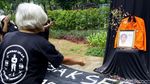 Aksi Tabur Bunga Peringati 21 Tahun Tragedi Semanggi I