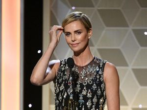 Berambut Pendek, Charlize Theron Ternyata Terinspirasi Pemain Bola