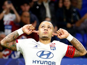 Greget! Liger Jadi Teman Istimewa Memphis Depay Selama di Rumah