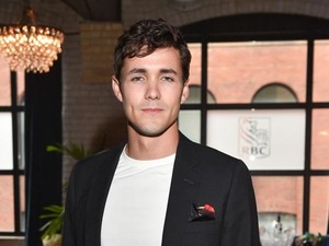 Terpilih Jadi Pangeran Eric, Jonah Hauer-King Juga Bisa Bernyanyi
