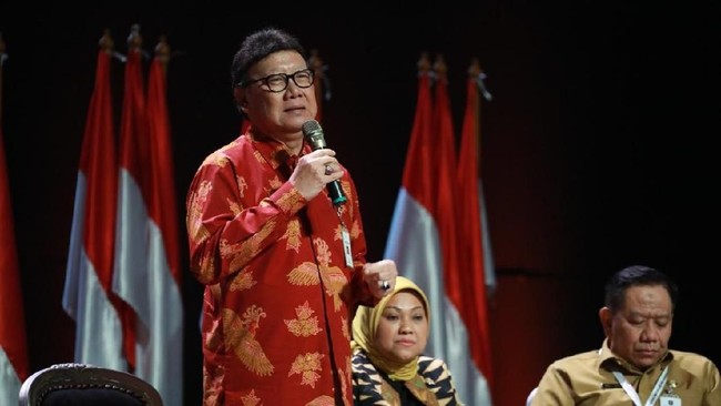Alasan Jokowi Pangkas Eselon, Ingin Urus Izin Secepat Abu Dhabi