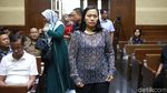 Perantara Suap Bowo Sidik Pakai Baju Menerawang di Sidang Vonis