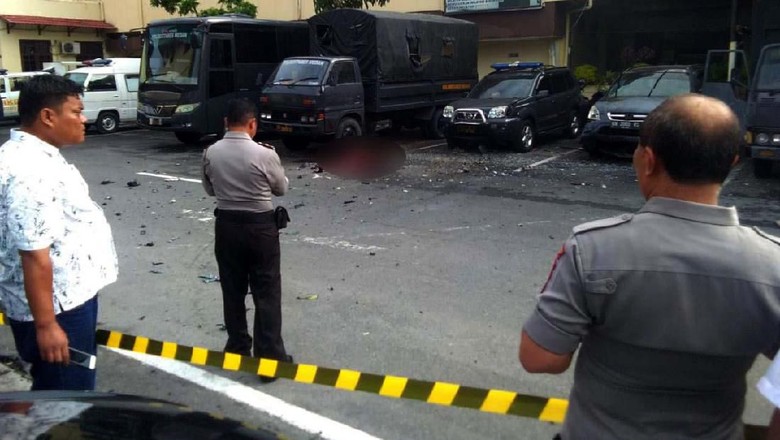 Pelaku Bom Bunuh Diri di Polrestabes Medan Lilitkan Bom di Tubuh Pelaku Bom Bunuh Diri di Polrestabes Medan Lilitkan Bom di Tubuh