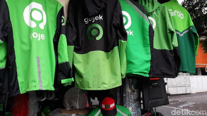 Foto: Jaket Abal-abal Ojol Dijual Bebas (Ignacio Geordi Oswaldo/detikcom) Foto: Jaket Abal-abal Ojol Dijual Bebas (Ignacio Geordi Oswaldo/detikcom)