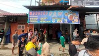 Sebelumnya, polisi telah menggeledah rumah mertuanya di Kelurahan Terjun, tak jauh dari rumah kontarakan RMN. Selain itu, polisi melakukan pemeriksaan di rumah toko di Pasar 2 Marelan.