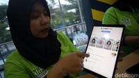 Di pameran tersebut ada berbagai aplikasi di bidang kesehatan yang dipamerkan kepada pengunjung. Salah satunya aplikasi digital yang memungkinkan masyarakat melakukan konsultasi kesehatan secara online.