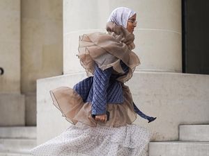Kenalan dengan Rawdah Mohamed, Model Hijab Nyentrik dari Somalia
