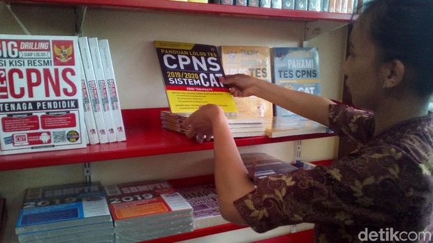 Buku Panduan Lolos CPNS di Kudus Laris Manis Diburu