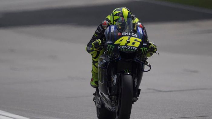 Valentino Rossi KUALA LUMPUR, MALAYSIA - NOVEMBER 01: Valentino Rossi of Italy and Yamaha Factory Racing heads down a straight during the MotoGP of Malaysia - Free Practice at Sepang Circuit on November 01, 2019 in Kuala Lumpur, Malaysia. (Photo by Mirco Lazzari gp/Getty Images)