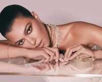 Promosi Parfum, Kardashian Bersaudari Pakai Perhiasan Berlian Rp 422 Miliar