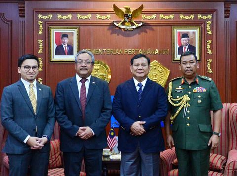 Prabowo saat menerima kunjungan Duta Besar Malaysia di Kemhan.