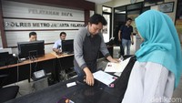 Polres Jaksel tetap melayani warga untuk pembuatan SKCK.