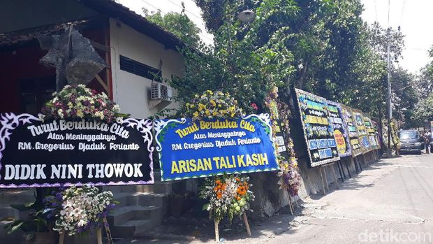 Dari Seniman hingga Menteri Kirim Karangan Bunga untuk Djaduk Ferianto