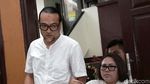 Hadapi Tuntutan, Nunung Terus Gandeng Suami