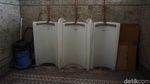 Foto Stasiun Tanjung Priok, dari Bunker sampai Toilet Zaman Old