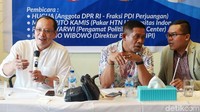 Para pembicara memaparkan pendapatnya pada diskusi Polemik Larangan Eks Napi Korupsi Maju dalam Pilkada di Jakarta, Rabu (13/11/2019). 