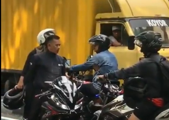Bodohnya Rider R15 Ini, Hingga Kesan Pertama Berjumpa Xpander Bongsor