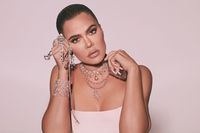 Promosi Parfum, Kardashian Bersaudari Pakai Perhiasan Berlian Rp 422 Miliar