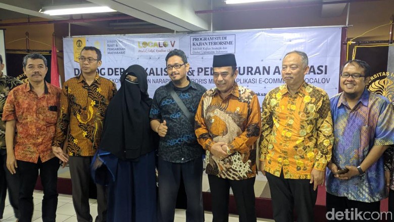 Bertemu Menag, Istri Mantan Napi Teroris Akui Sempat Kesal soal Larangan Cadar Bertemu Menag, Istri Mantan Napi Teroris Akui Sempat Kesal soal Larangan Cadar