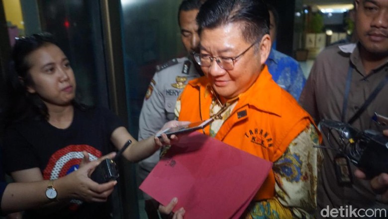 KPK Tahan Komisaris PT WAE Tersangka Kasus Pajak Dealer Jaguar-Bentley KPK Tahan Komisaris PT WAE Tersangka Kasus Pajak Dealer Jaguar-Bentley