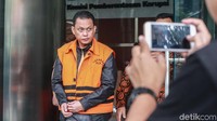 Dalam kasus suap antar-BUMN ini Andi Taswin Nur sudah disidang di Pengadilan Tipikor, Jakarta. Dia didakwa membantu Darman Mappangara sebagai Direktur Utama PT Inti menyuap Andra Y Agussalam sebagai Direktur Keuangan PT AP II (saat ini sudah sebagai mantan) agar PT Inti mendapatkan proyek pengadaan semi Baggage Handling System (BHS).