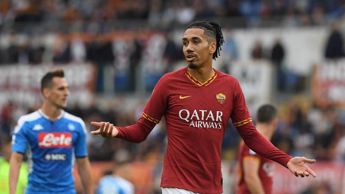 AS Roma bersiap merelakan Chris Smalling balik ke Manchester United (Foto: REUTERS/Alberto Lingria)