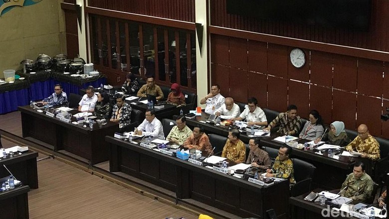 Rapat dengan Baleg, Mahfud Md Singgung Jaminan Omnibus Law Ada di DPR Rapat dengan Baleg, Mahfud Md Singgung Jaminan Omnibus Law Ada di DPR