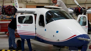 “Kami berfokus pada hal-hal yang dapat membantu seluruh industri, tak hanya satu perusahaan. Target kami adalah menerbangkannya di akhir 2020,” tutur Brent Cobleigh, project manager NASA. Foto: Reuters