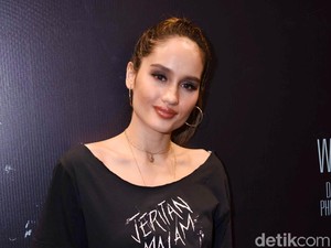 Cinta Laura Mikir 2 Kali Beli Tas Puluhan Juta Rupiah, Ingat Anak Tak Mampu