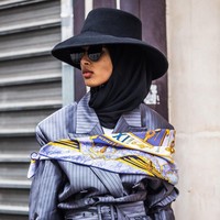  Rawdah kini menjadi bagian dari deretan model berhijab yang mendobrak dunia fashion. Sebelumnya sudah ada model keturunan Somalia-Amerika Serikat Halima Aden, model keturunan Mesir-Pantai Gading Kadija Diawara, dan model Somalia, Ugbad Abdi. Foto: instagram @rawdis