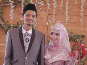 Viral, Kisah Pria di Jombang Bertemu Jodoh dari Balas Komentar di Twitter